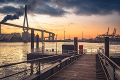 Fähranleger Neuhof und Kohlbrandbrücke zum Sonnenuntergang