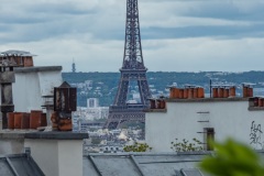 Der Eifelturm über den Dächern von Paris