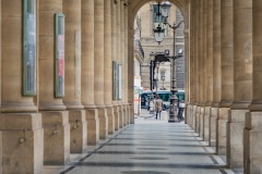Arkaden auf dem Weg zum Louvre