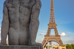 Der Eifelturm bei Sonnenschein