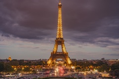 Der Eifelturm erstrahlt