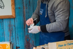 Auf dem Markt am Naplavka Kai