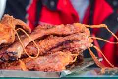 Auf dem Markt am Naplavka Kai