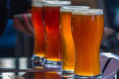 Auf dem Markt am Naplavka Kai