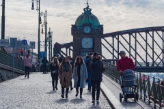 Auf dem Markt am Naplavka Kai