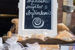 Auf dem Markt am Naplavka Kai