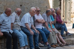 Männer am Piazza Di Piorri in Volterra